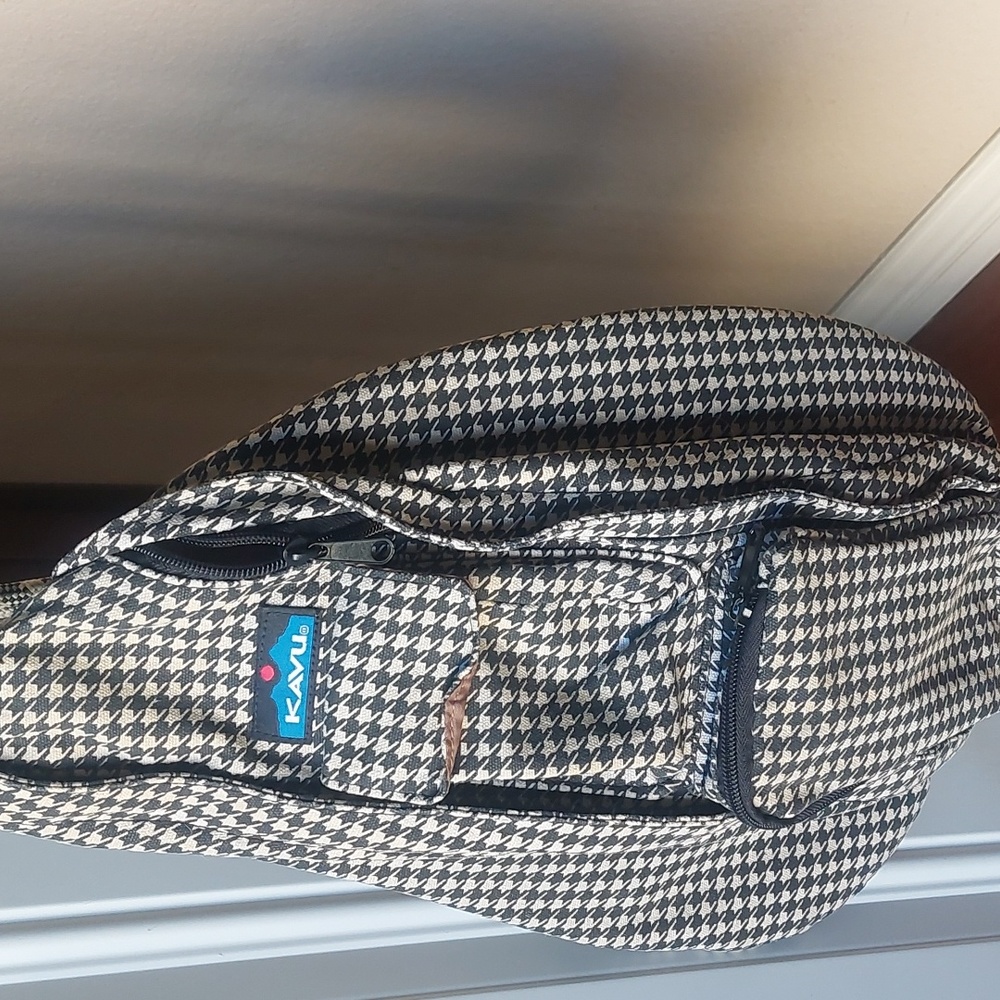 KAVU Sling bag